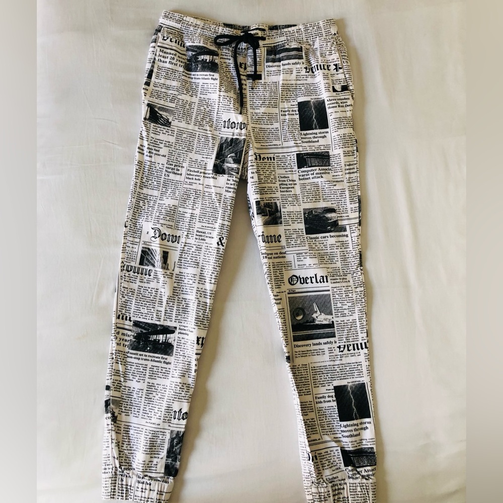 Elwood Men's Newspaper Print Joggers